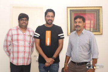 Naandhi Team at Guntur Success Meet 